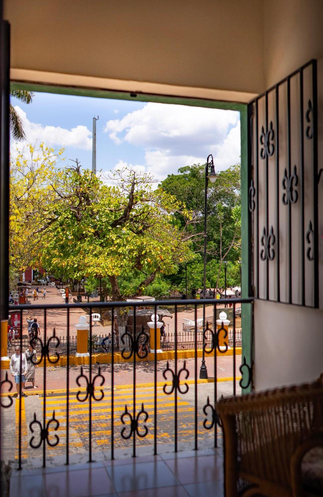 Hotel Maria De La Luz Valladolid  Kültér fotó